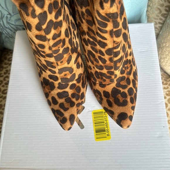 NIB X2B faux suede leopard stiletto knee boot - Picture 6 of 13